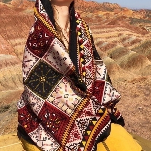 ShopEvelynne Accessories - Geometric Patterned Scarf - Multicolor
